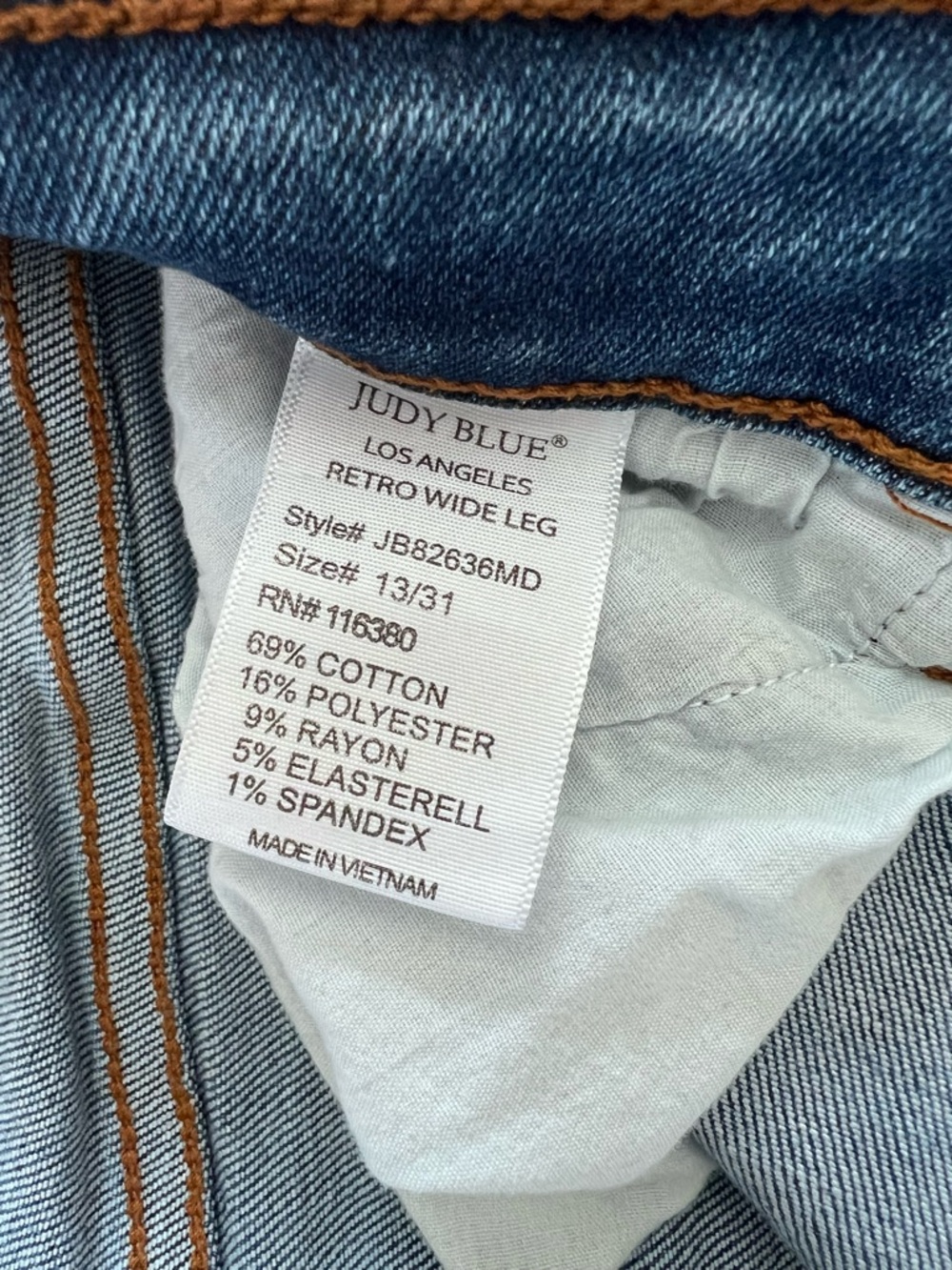 Judy Blue Retro wide leg Jeans - Picture 4 of 8